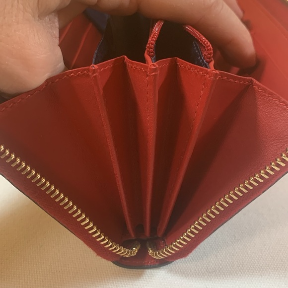 Gucci GG Supreme Blooms Zippy Wallet Rare Blue w/Red Leather Interior - Picture 14 of 17